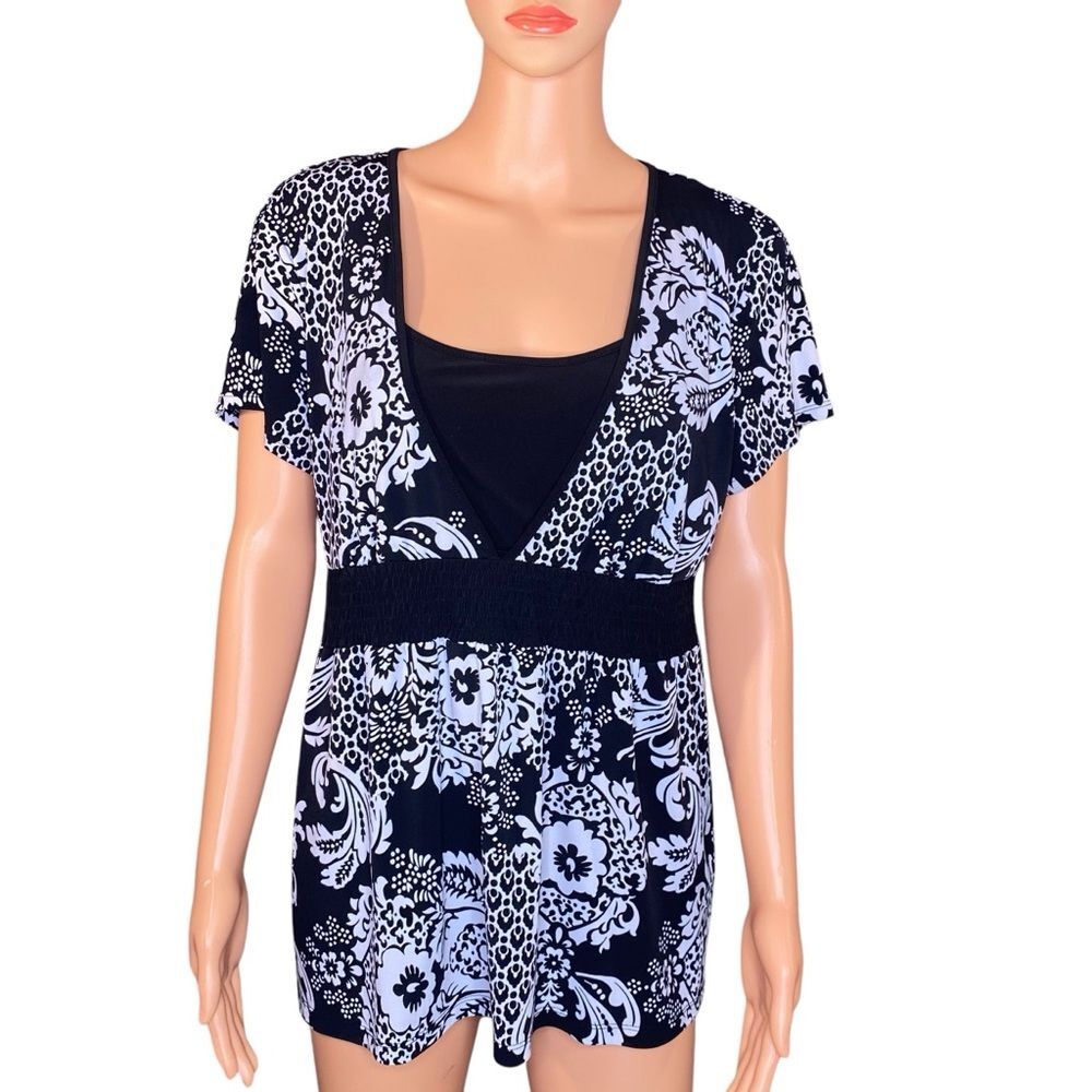 Style and Co Black White Floral Top Short Sleeve Womens Size Large V Neckline